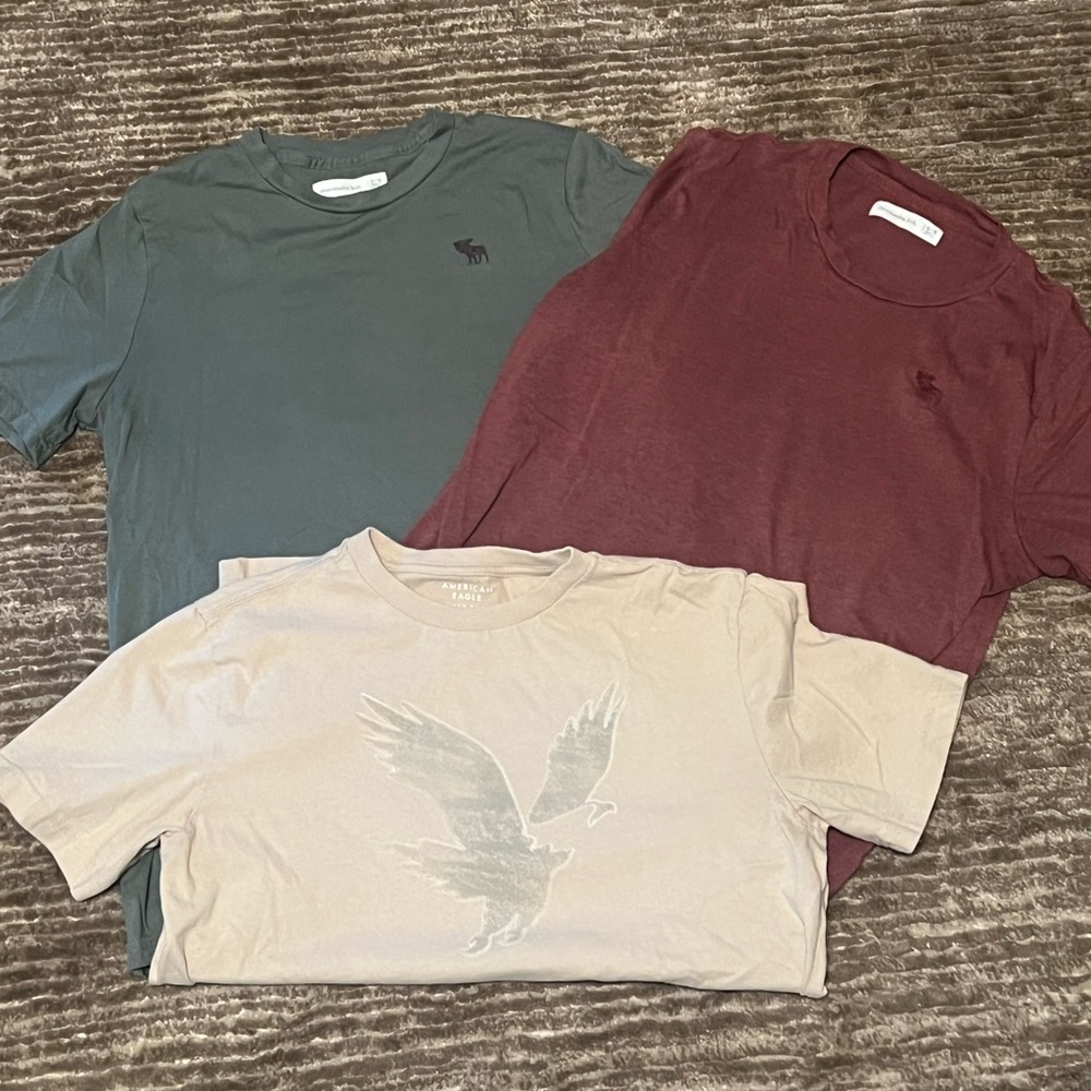 Lot of three boys tshirts Abercrombie American Eagle size XS 15/16